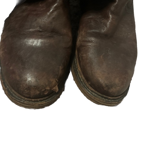 Frye women’s boots in a size 8 with wear - Picture 4 of 9